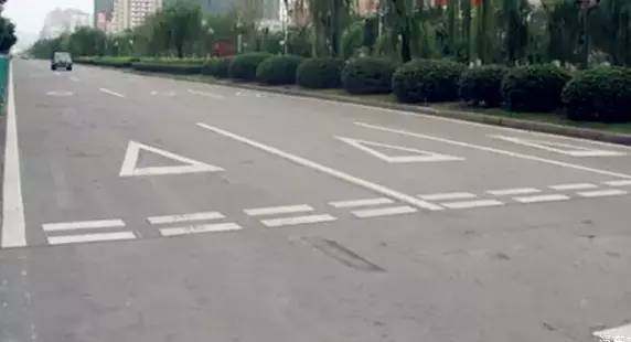 这些新的标示线不懂，随便就是扣分?？?！尤其是新手司机